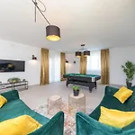 Scenic Elegant With Pool * Trogir