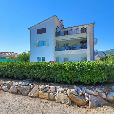 Villa Scenic Elegant With Pool Trogir