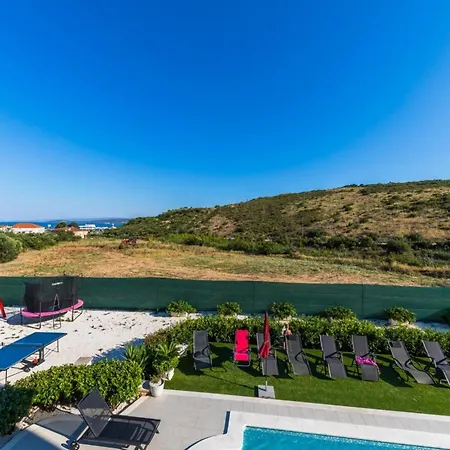 Scenic Elegant With Pool Trogir