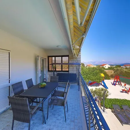 Villa Scenic Elegant With Pool *